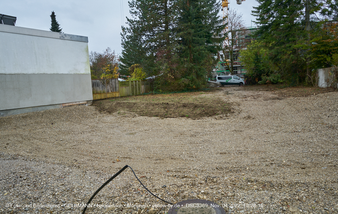 04.11.2022 - Baustelle an der Niederalmstraße 16 und Hugo-Lang-Bogen 13 in Neuperlach-Trudering